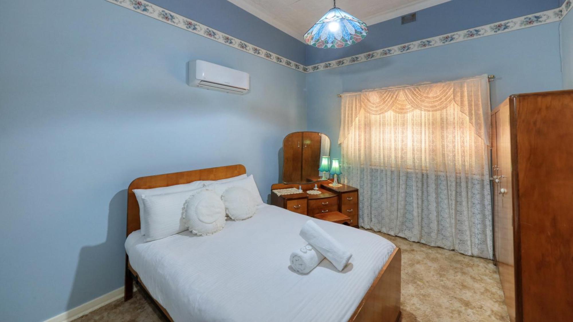 Charles Rasp Motor Inn & Cottages Брокен-Гілл Екстер'єр фото